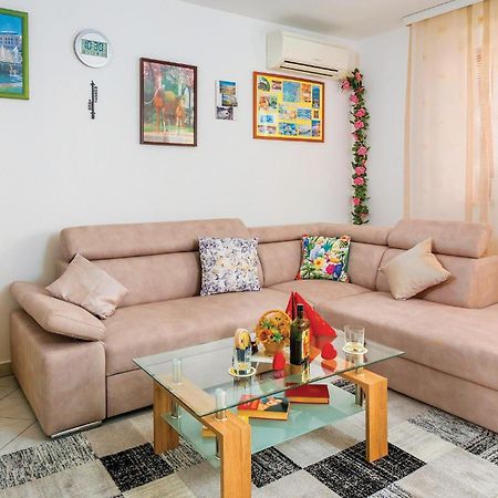 2 Bedroom Gorgeous Apartment In ראבץ מראה חיצוני תמונה