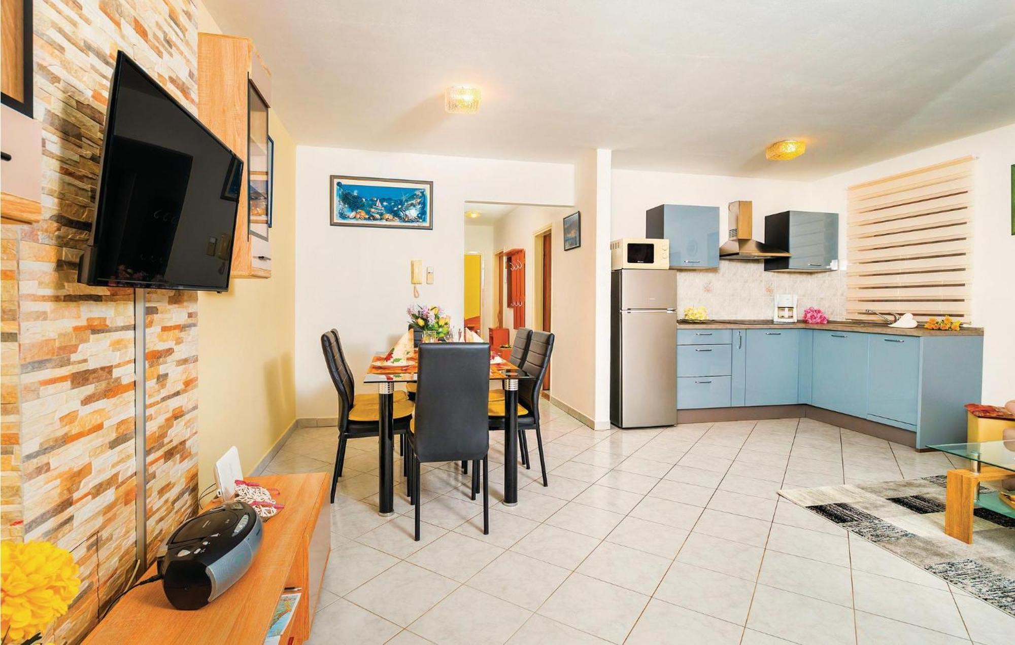 2 Bedroom Gorgeous Apartment In ראבץ מראה חיצוני תמונה